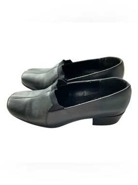 Clarks Black Leather Loafers 9W Wide Comfort Low Heel Slip On